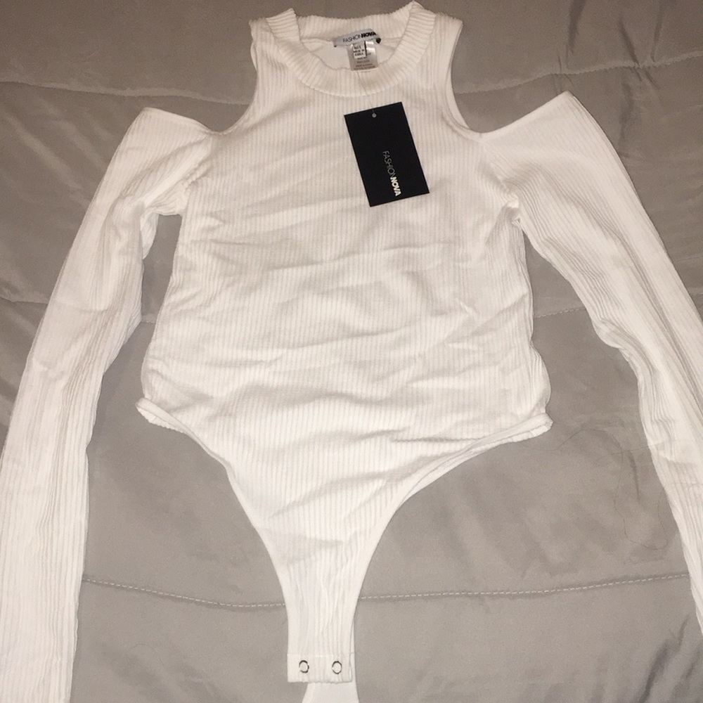 Cold Shoulder Bodysuit- White ❄️